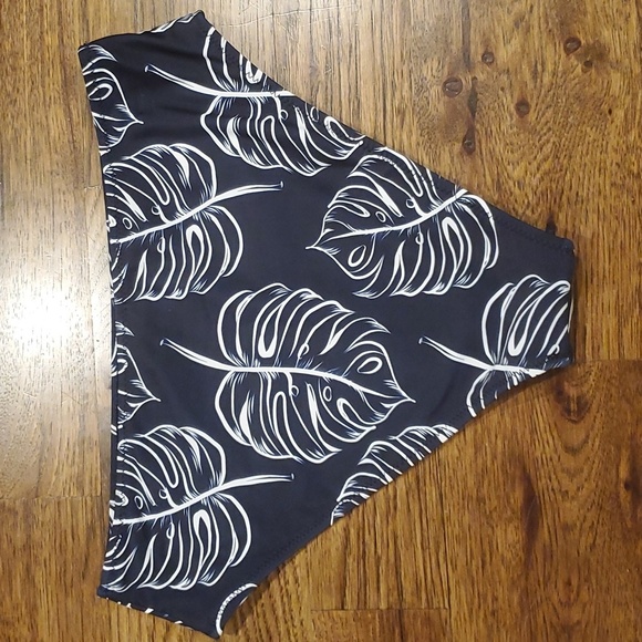 Womens Cupshe navy blue leaf print bikini bottoms size M - Picture 4 of 4
